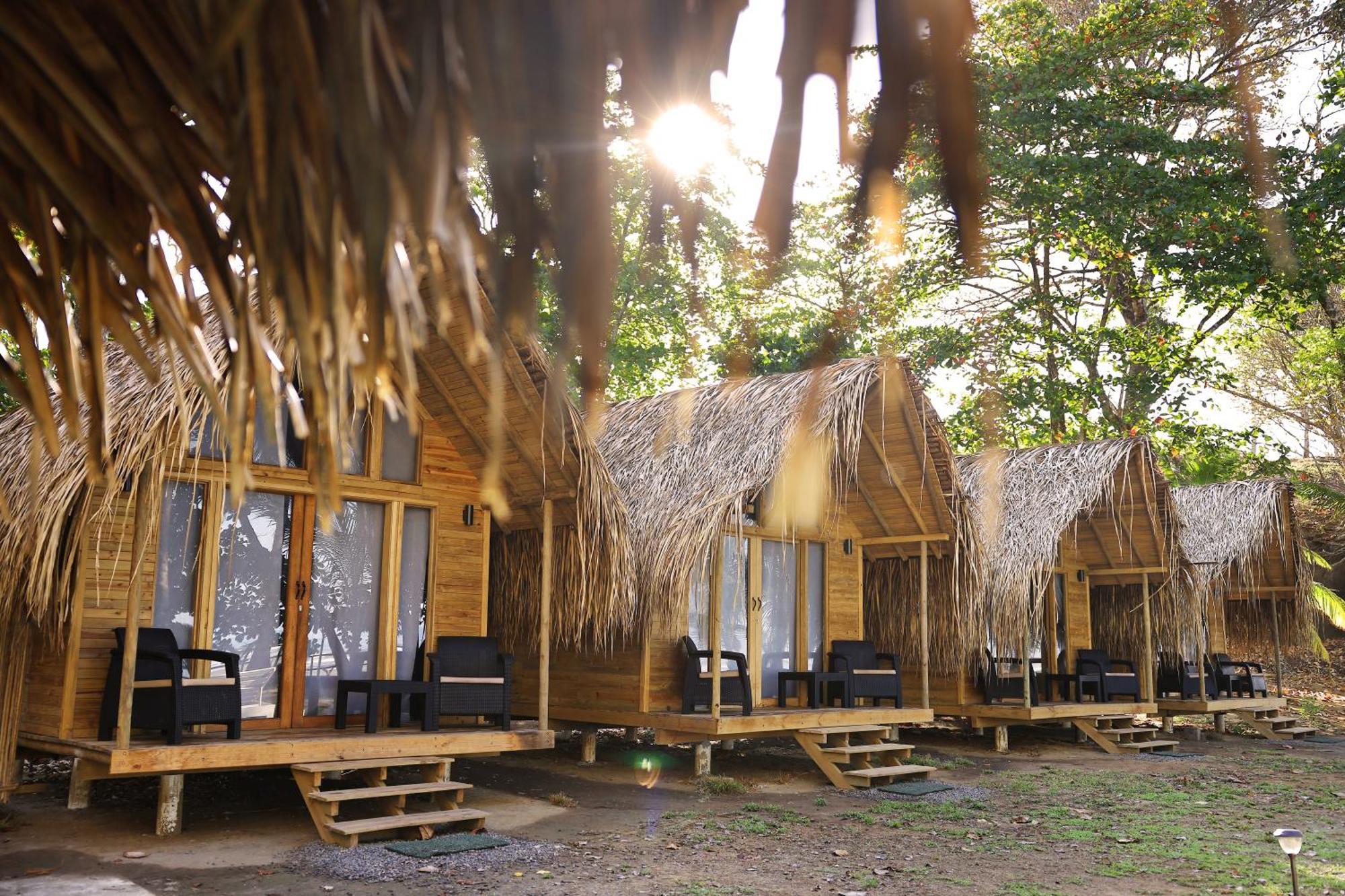 Hotel Oasis & Surf Camp Santa Catalina Ngoại thất bức ảnh